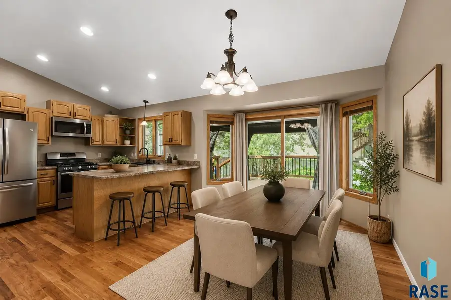 5112 E Blueridge Dr, Sioux Falls, SD 57110 - #2