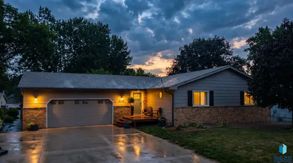 2212 S Valley View Rd, Sioux Falls, SD 57106