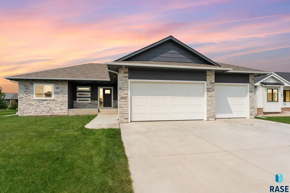6620 E 33rd St, Sioux Falls, SD 57110 - #1