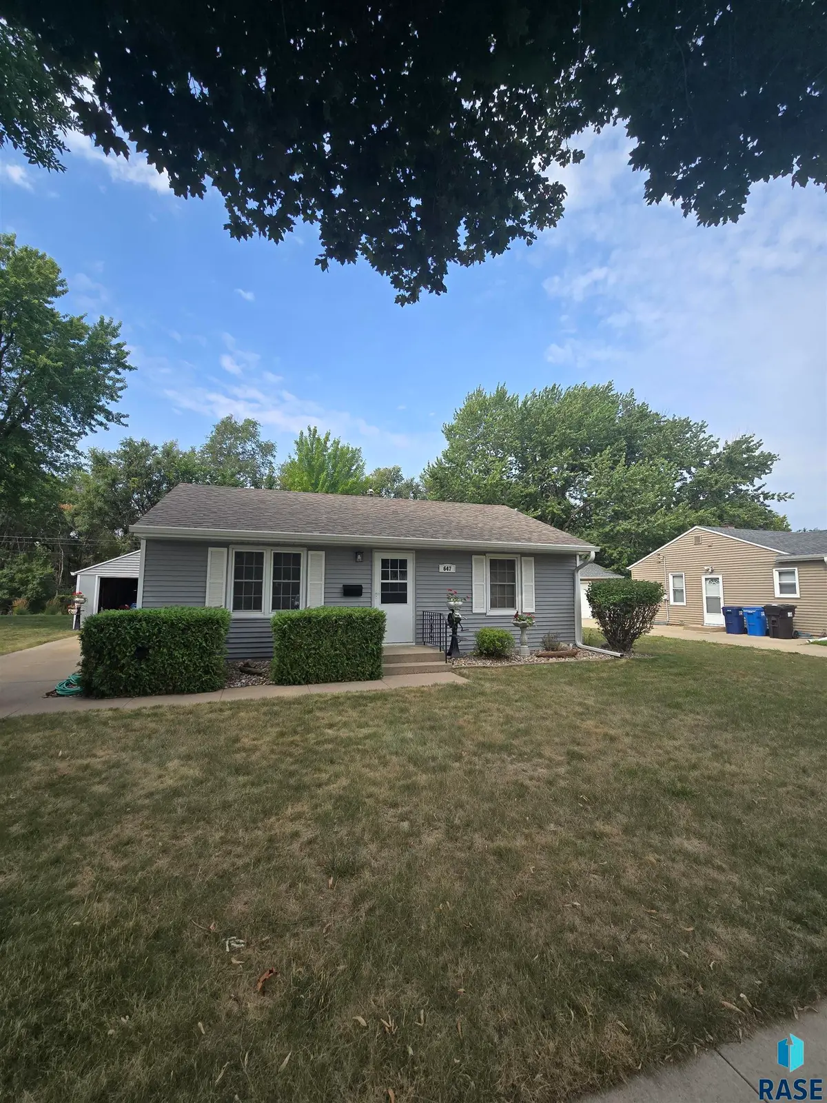 647 N Leadale Ave Ave, Sioux Falls, SD 57103 - #1