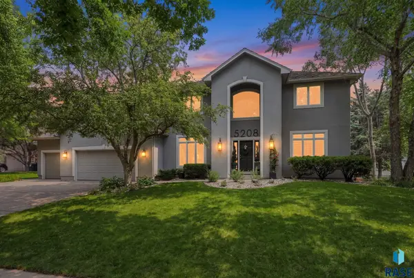 5208 S Sweetbriar Cir, Sioux Falls, SD 57108