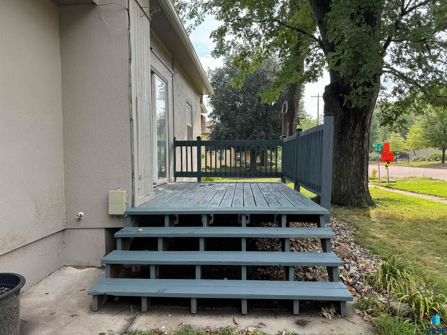 1015 S 5th Ave, Sioux Falls, SD 57105 - #3