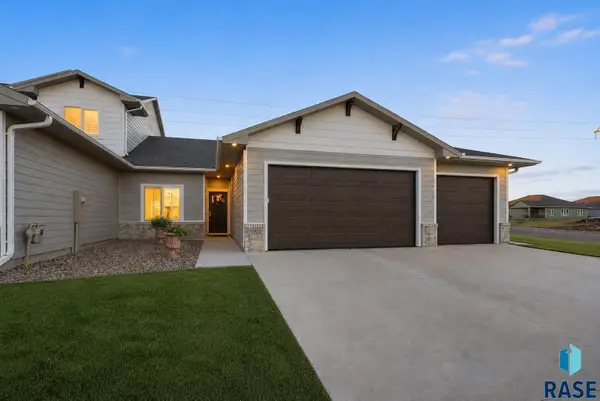 5901 S Spirea Ave, Sioux Falls, SD 57108