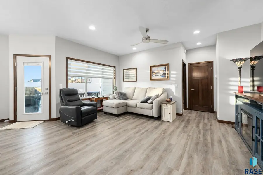 5901 S Spirea Ave, Sioux Falls, SD 57108 - #3