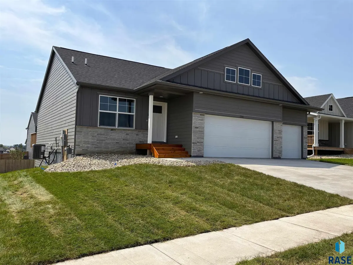 2201 E Alexa St, Brandon, SD 57005 - #1