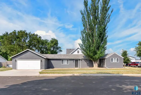 401 S 1st Ave, Brandon, SD 57005