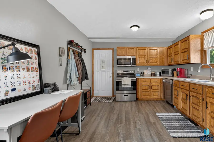 401 S 1st Ave, Brandon, SD 57005 - #2