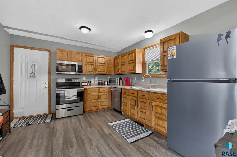 401 S 1st Ave, Brandon, SD 57005 - #3