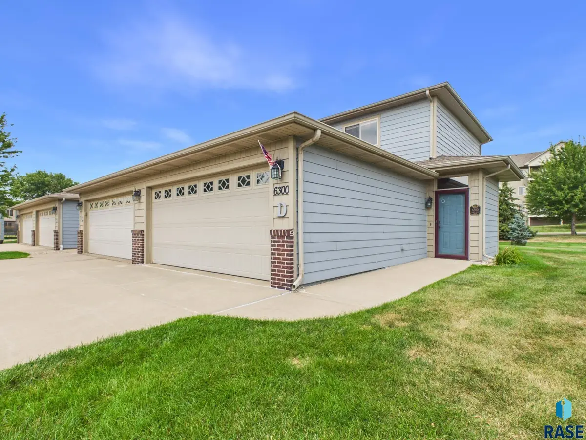 6300 S Santa Rosa Cir #D, Sioux Falls, SD 57108 - #1