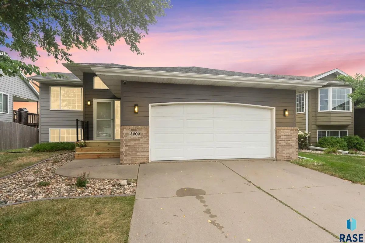 4909 S Emma Ln, Sioux Falls, SD 57106 - #1