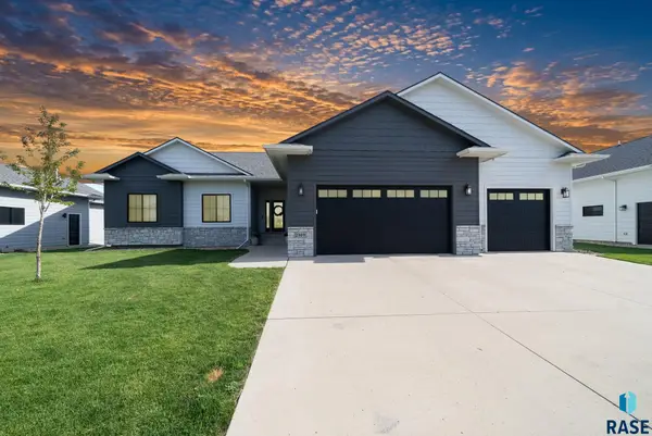 2301 E Mary Moore Dr, Tea, SD 57064
