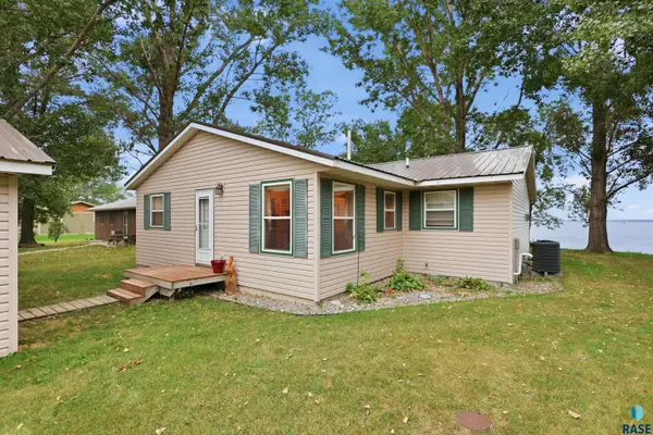 250 Se Lake Dr, Estelline, SD 57234