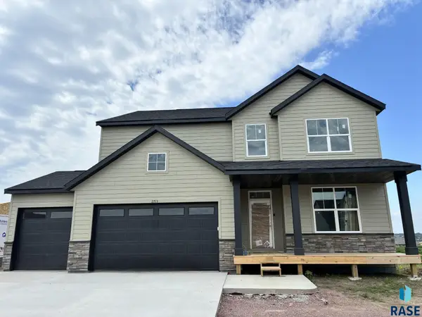 2713 S Copper Creek Ave, Sioux Falls, SD 57110