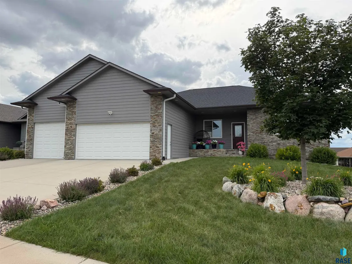 1013 N Danielle Dr, Sioux Falls, SD 57103 - #1