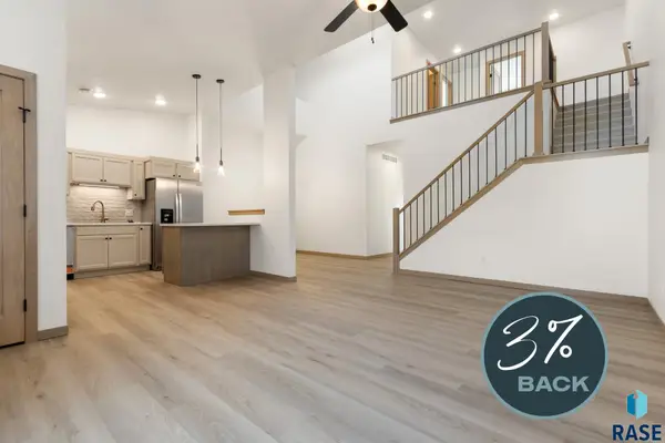 2405 E Jetty Pl, Sioux Falls, SD 57108