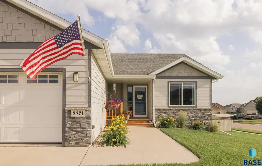 3821 Attalia Ct, Sioux Falls, SD 57110 - #2