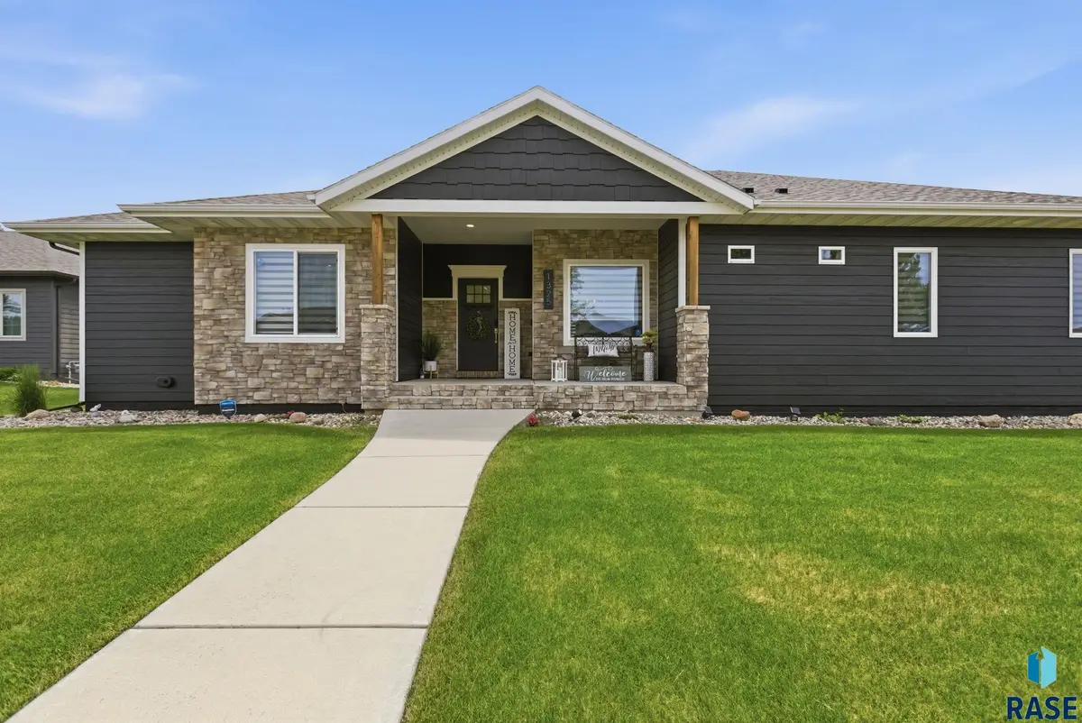 1325 W Waterstone Dr, Sioux Falls, SD 57108 - #1