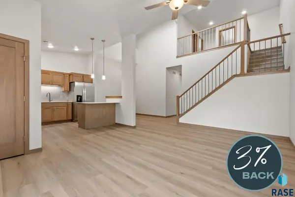 5702 E Marley Pl, Sioux Falls, SD 57108