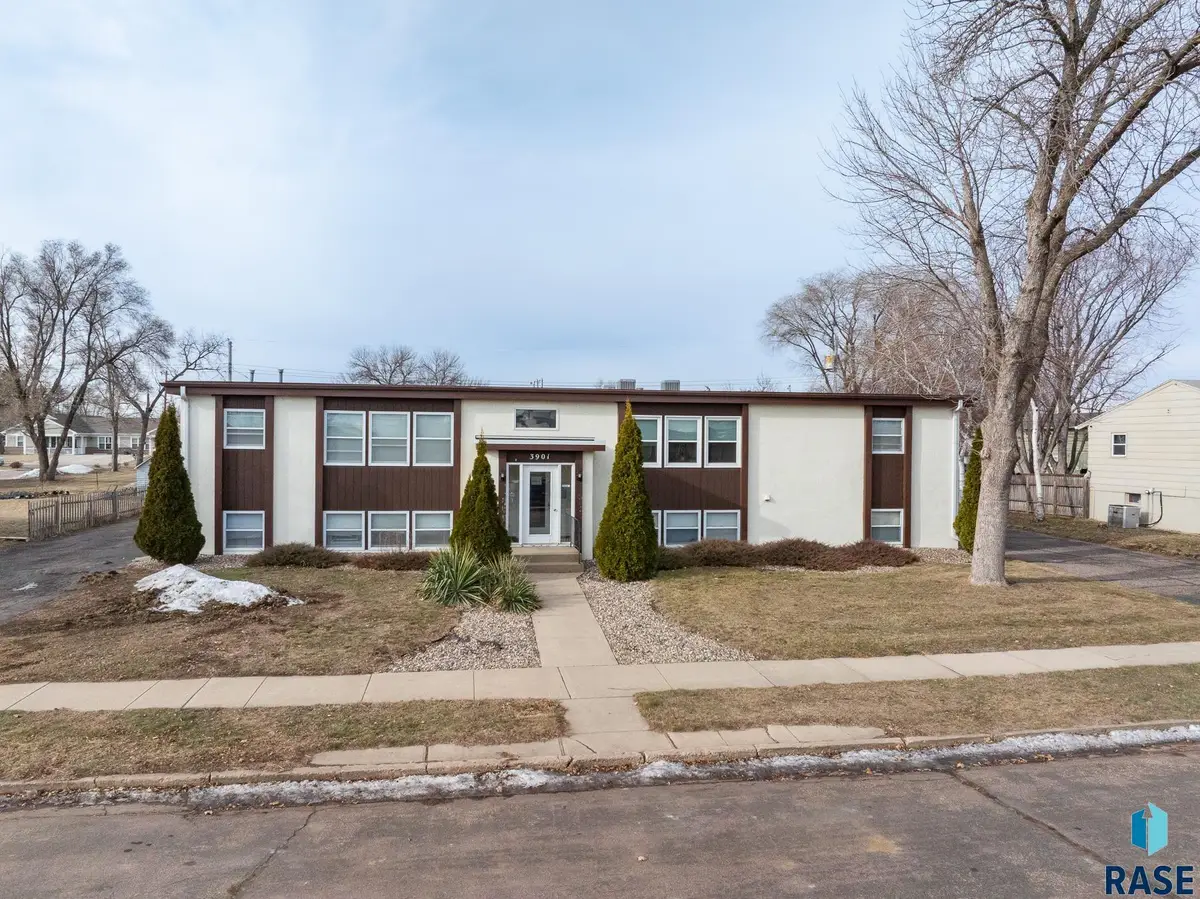 3901 S Glendale Ave, Sioux Falls, SD 57015 - #1