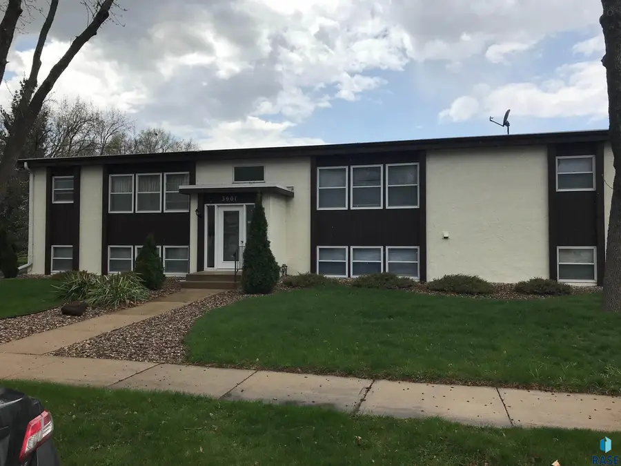 3900 S Hawthorne Ave, Sioux Falls, SD 57105 - #2