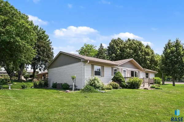 3504 E 33rd St, Sioux Falls, SD 57103