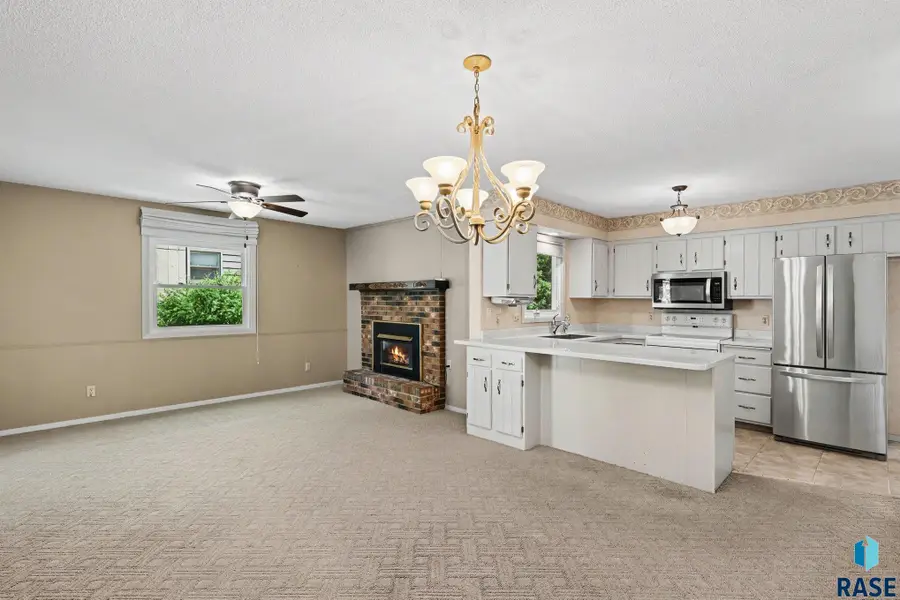 3504 E 33rd St, Sioux Falls, SD 57103 - #3