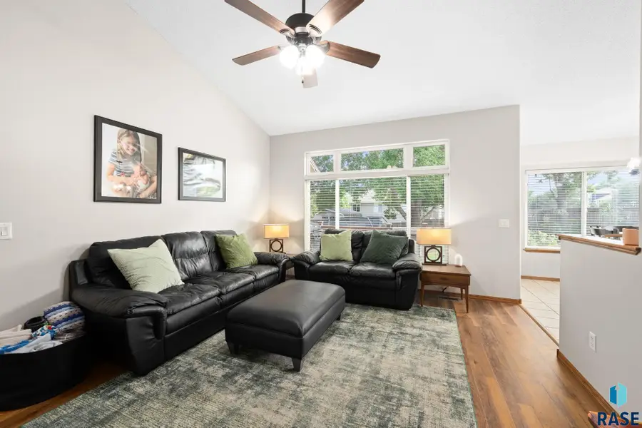 1201 E 62nd St, Sioux Falls, SD 57108 - #2