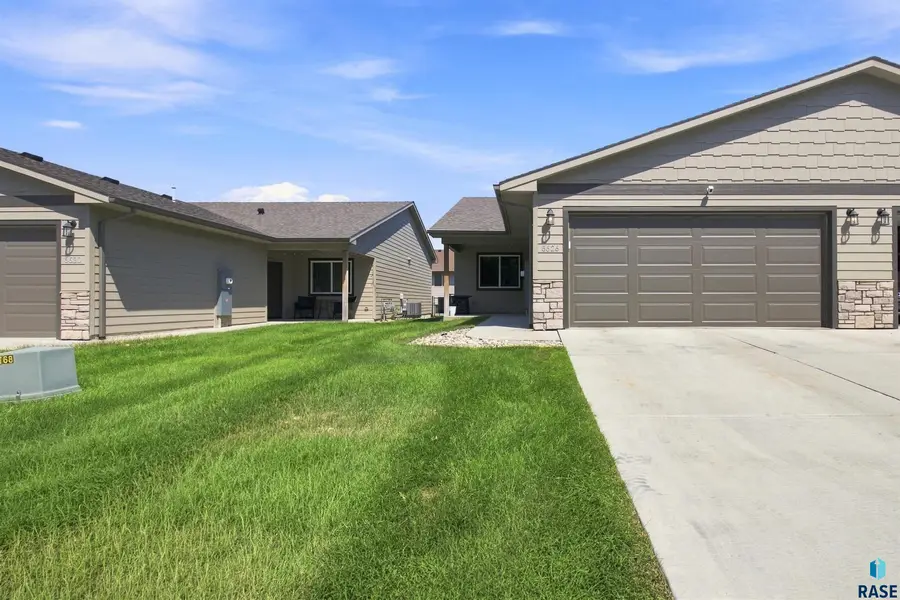 6626 W 6th Pl, Sioux Falls, SD 57107 - #2