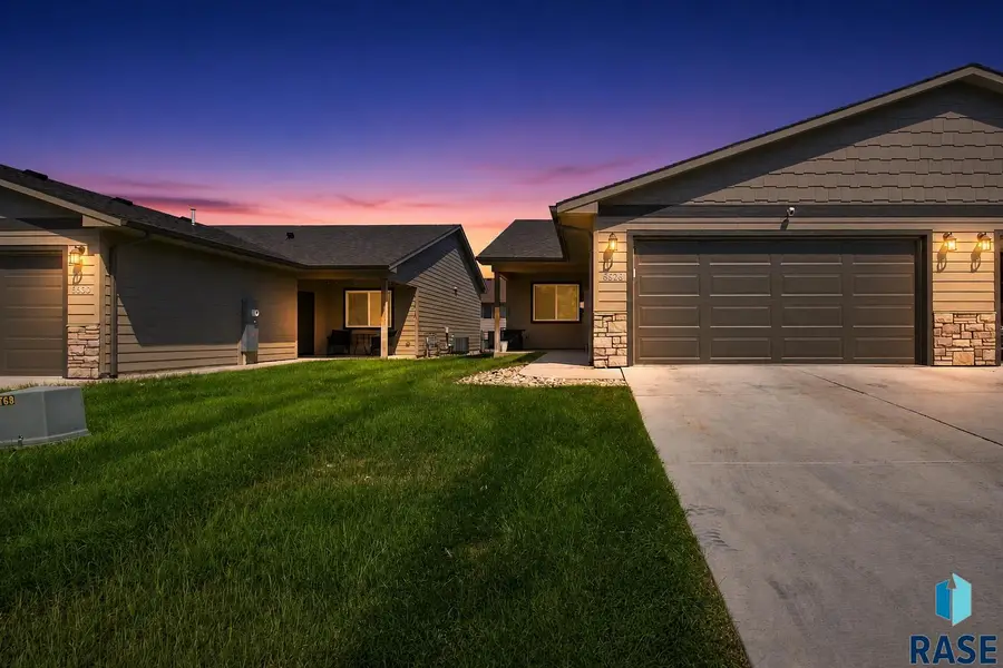 6626 W 6th Pl, Sioux Falls, SD 57107 - #3