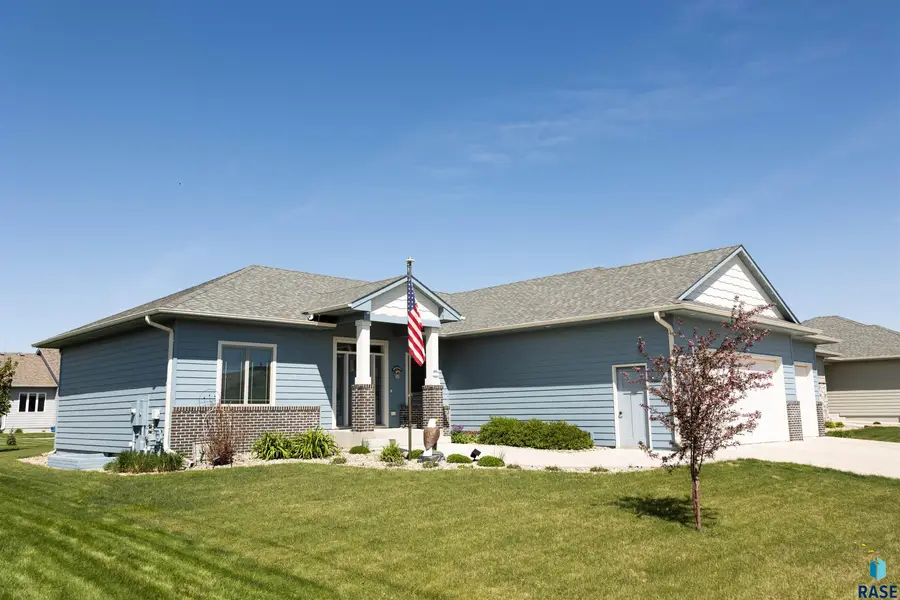 5405 S Coneflower Cir, Sioux Falls, SD 57108 - #3