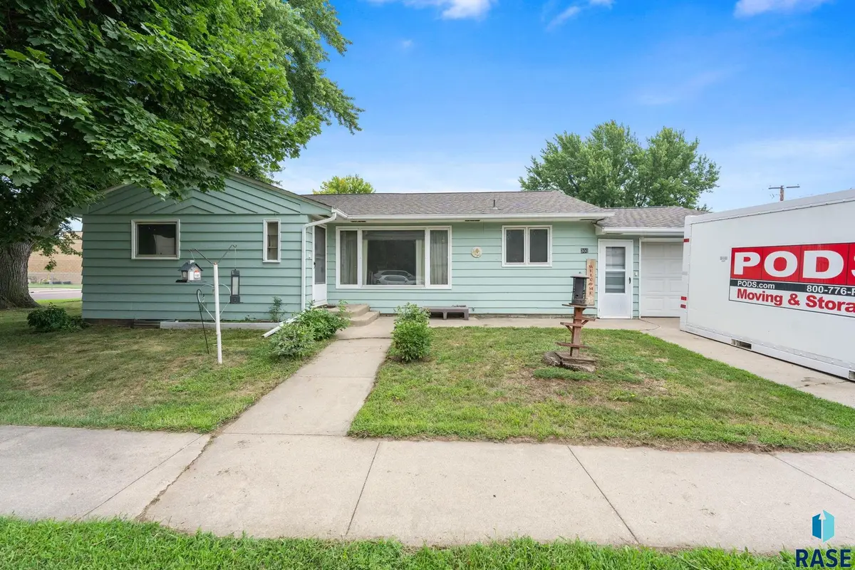300 E 2nd St, Marion, SD 57043 - #1