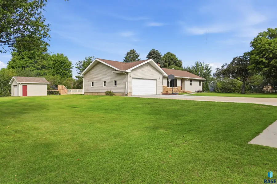 1135 150th Ave, Luverne, MN 56156 - #3