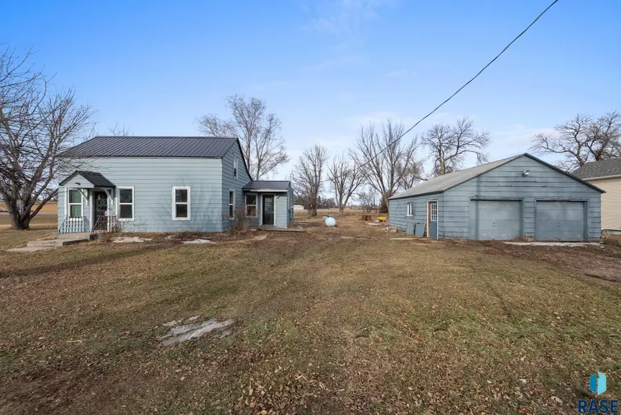 106 E 5th St, Egan, SD 57024 - #2