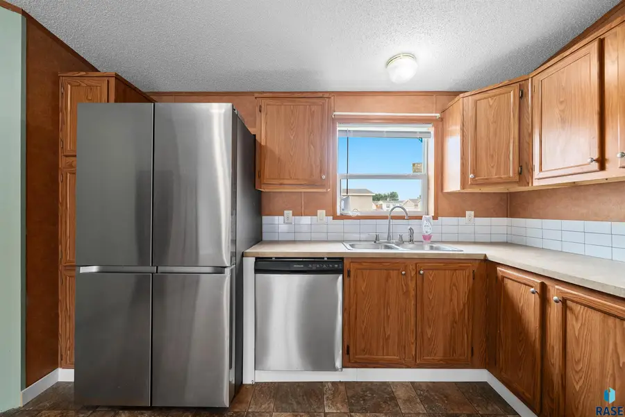 6004 S Belfair Pl, Sioux Falls, SD 57106 - #2
