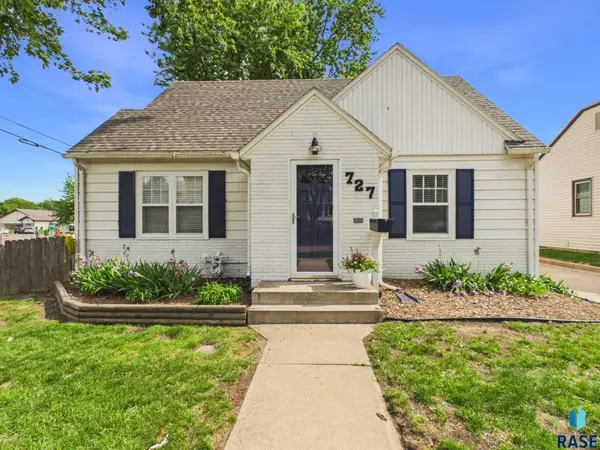 727 E Wiswall Pl, Sioux Falls, SD 57105