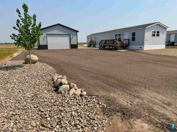 219 Castaway Loop, Pierre, SD 57501