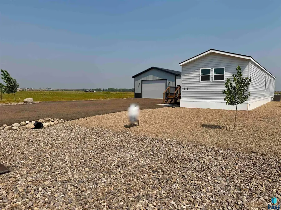 219 Castaway Loop, Pierre, SD 57501 - #2