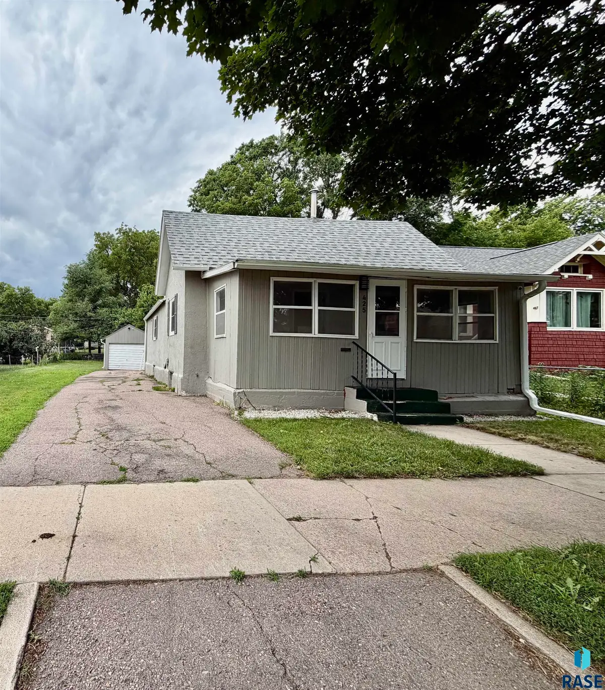 425 N Menlo Ave, Sioux Falls, SD 57104 - #1