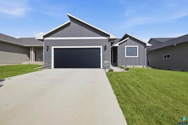 1900 N Concord Dr, Sioux Falls, SD 57110