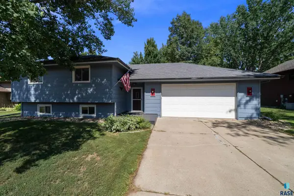 412 N Needles Dr, Brandon, SD 57005