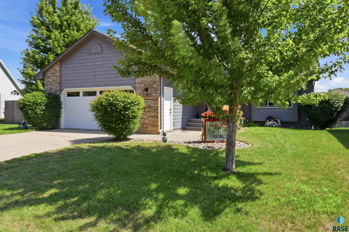 3300 S Moonflower Ave, Sioux Falls, SD 57110 - #1