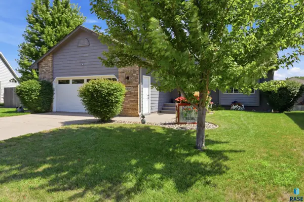 3300 S Moonflower Ave, Sioux Falls, SD 57110