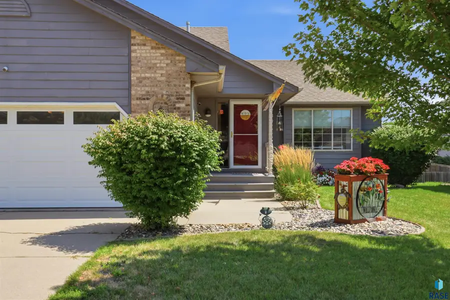 3300 S Moonflower Ave, Sioux Falls, SD 57110 - #2