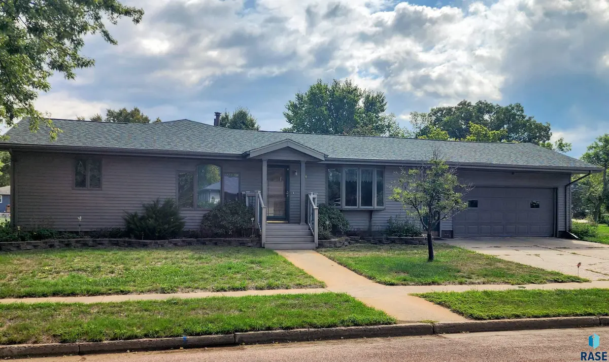 430 N Peck St, Salem, SD 57058 - #1