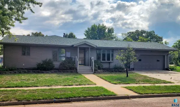 430 N Peck St, Salem, SD 57058