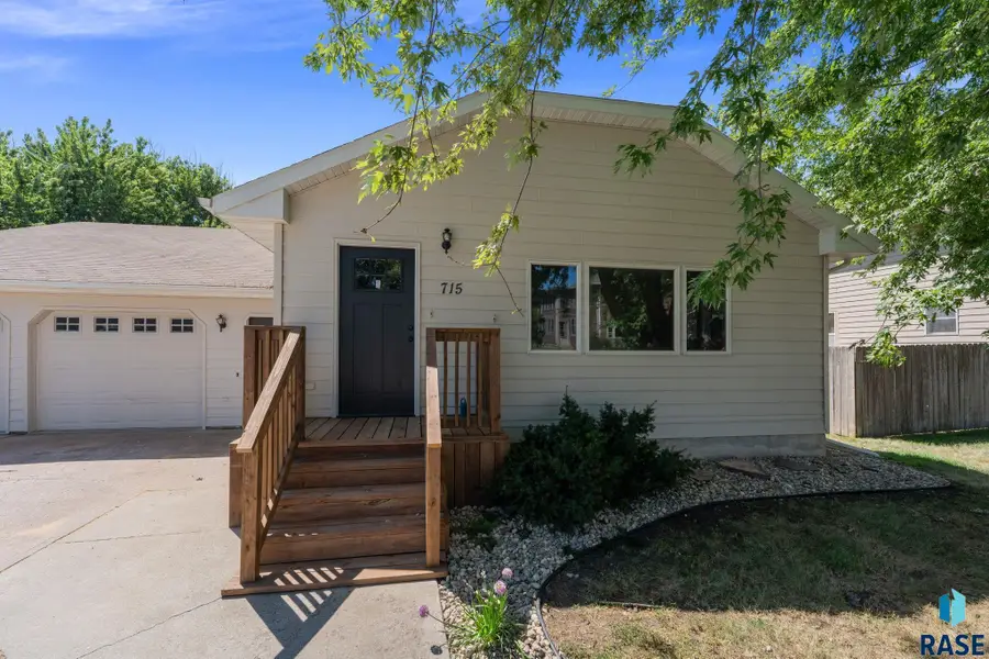 715 E 6th St, Dell Rapids, SD 57022 - #2
