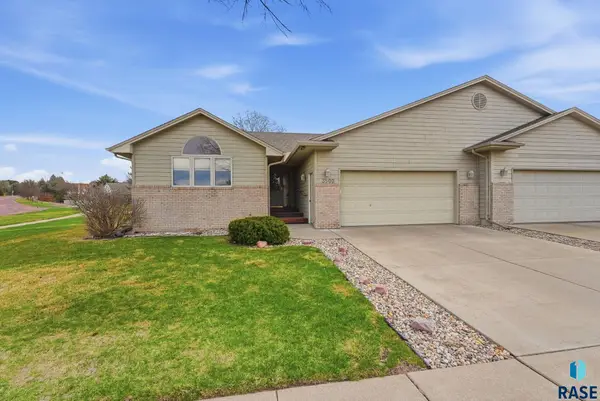 3500 S Kris Dr, Sioux Falls, SD 57103