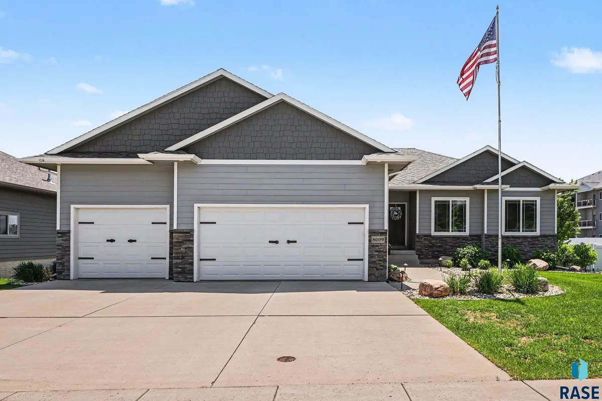 8009 W Yale St, Sioux Falls, SD 57106 - #1