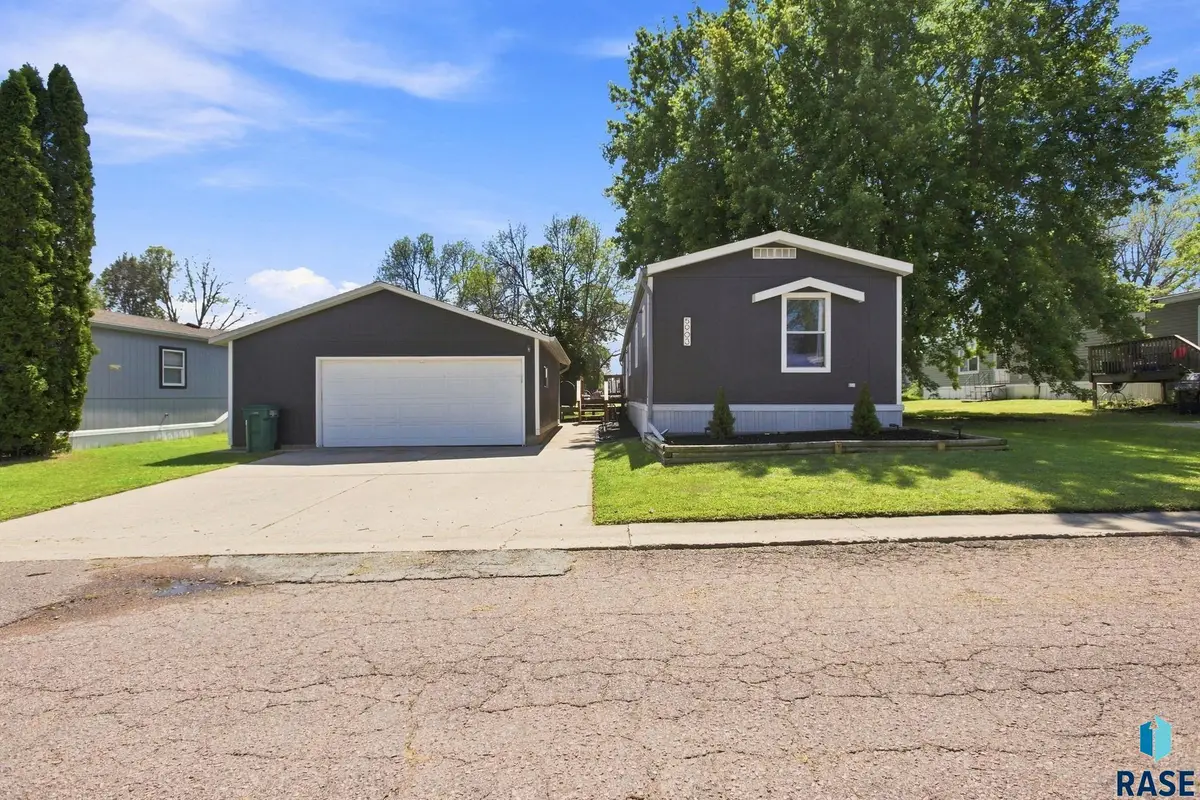 5903 W Falcon Pl, Sioux Falls, SD 57107 - #1