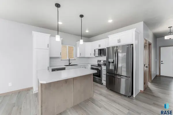 120 S Freshwater Ave, Brandon, SD 57005